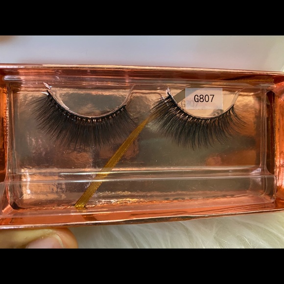 Lashes - Picture 13 of 16